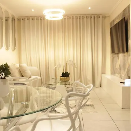 Stunning 2 Bed Apartment Near Monte Casino Sandton Exterior photo