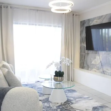 Stunning 2 Bed Apartment Near Monte Casino Sandton Exterior photo