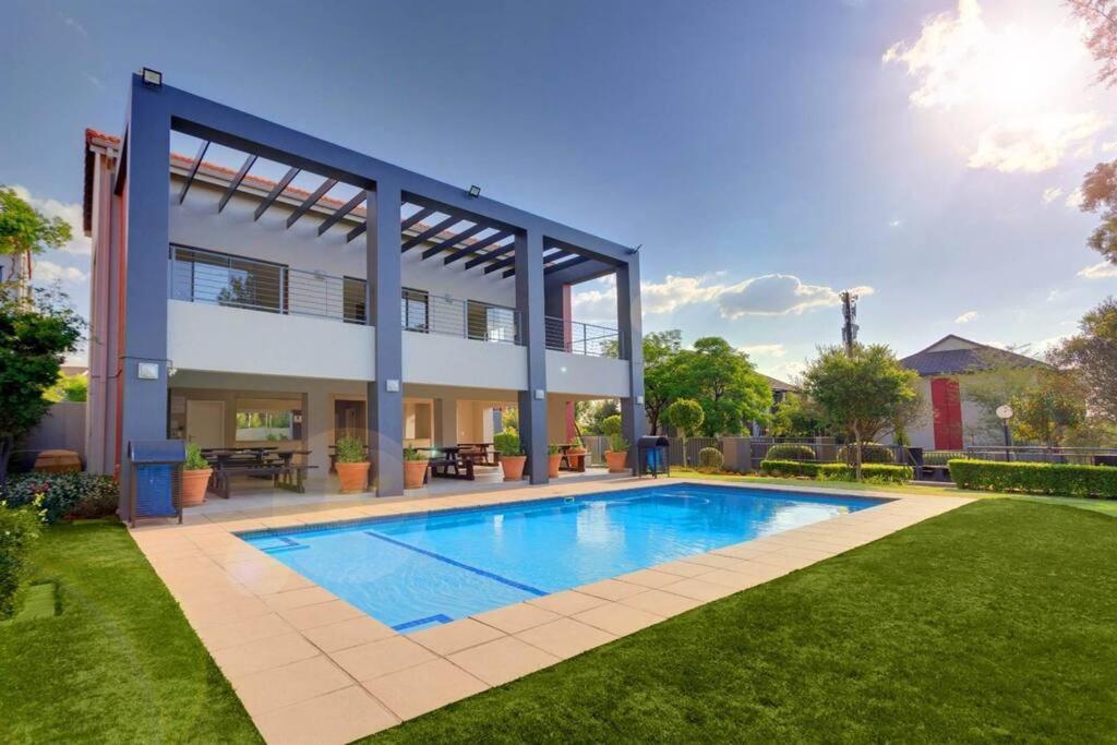 Stunning 2 Bed Near Monte Casino